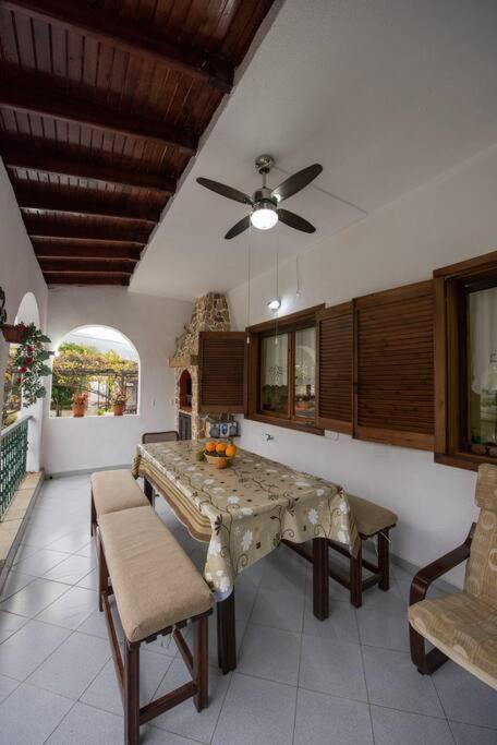 Villa Tania Аспровалта Екстериор снимка